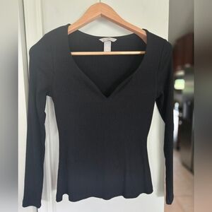 H&M NWOT Black Longsleeve Shirt Size Small